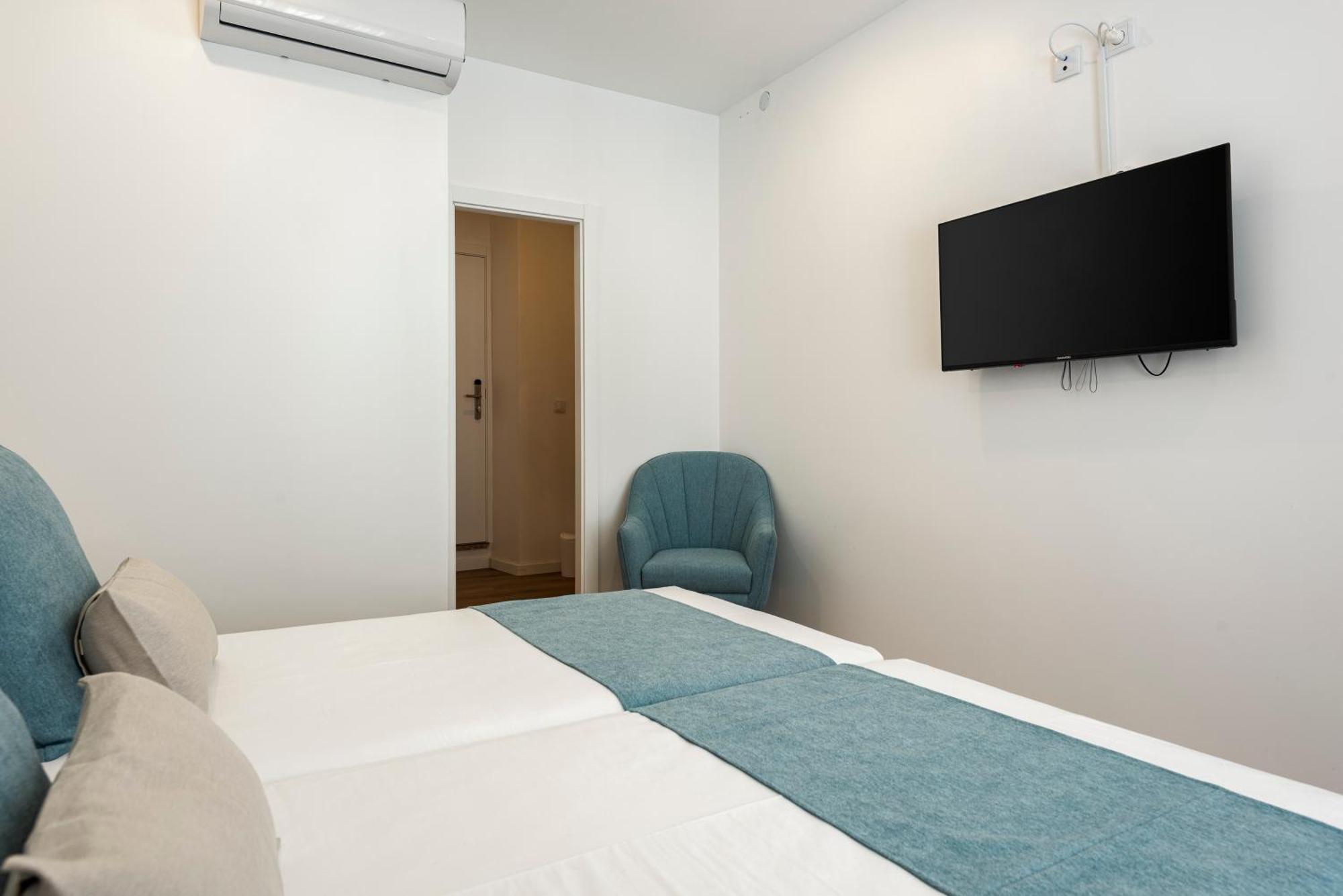 Madalena Hostel E Suites Фаро Екстериор снимка