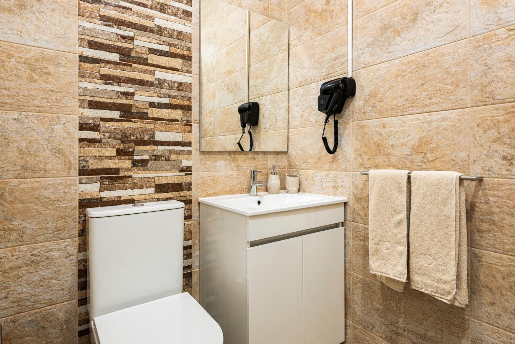 Madalena Hostel E Suites Фаро Екстериор снимка