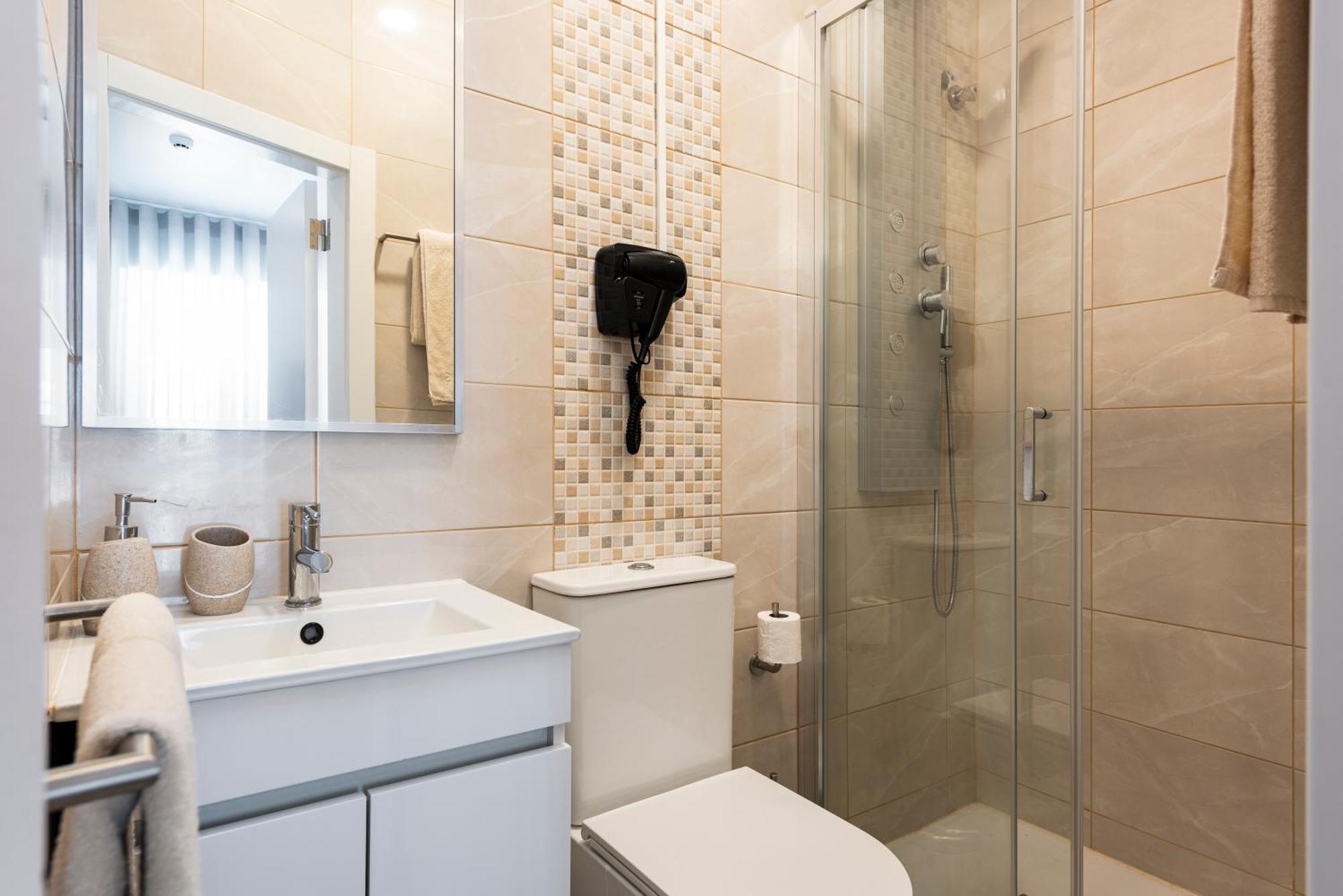 Madalena Hostel E Suites Фаро Екстериор снимка