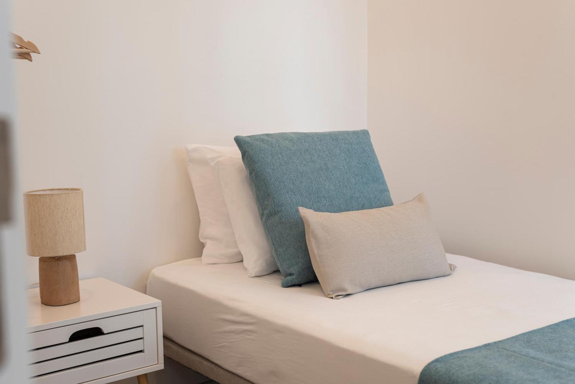 Madalena Hostel E Suites Фаро Екстериор снимка