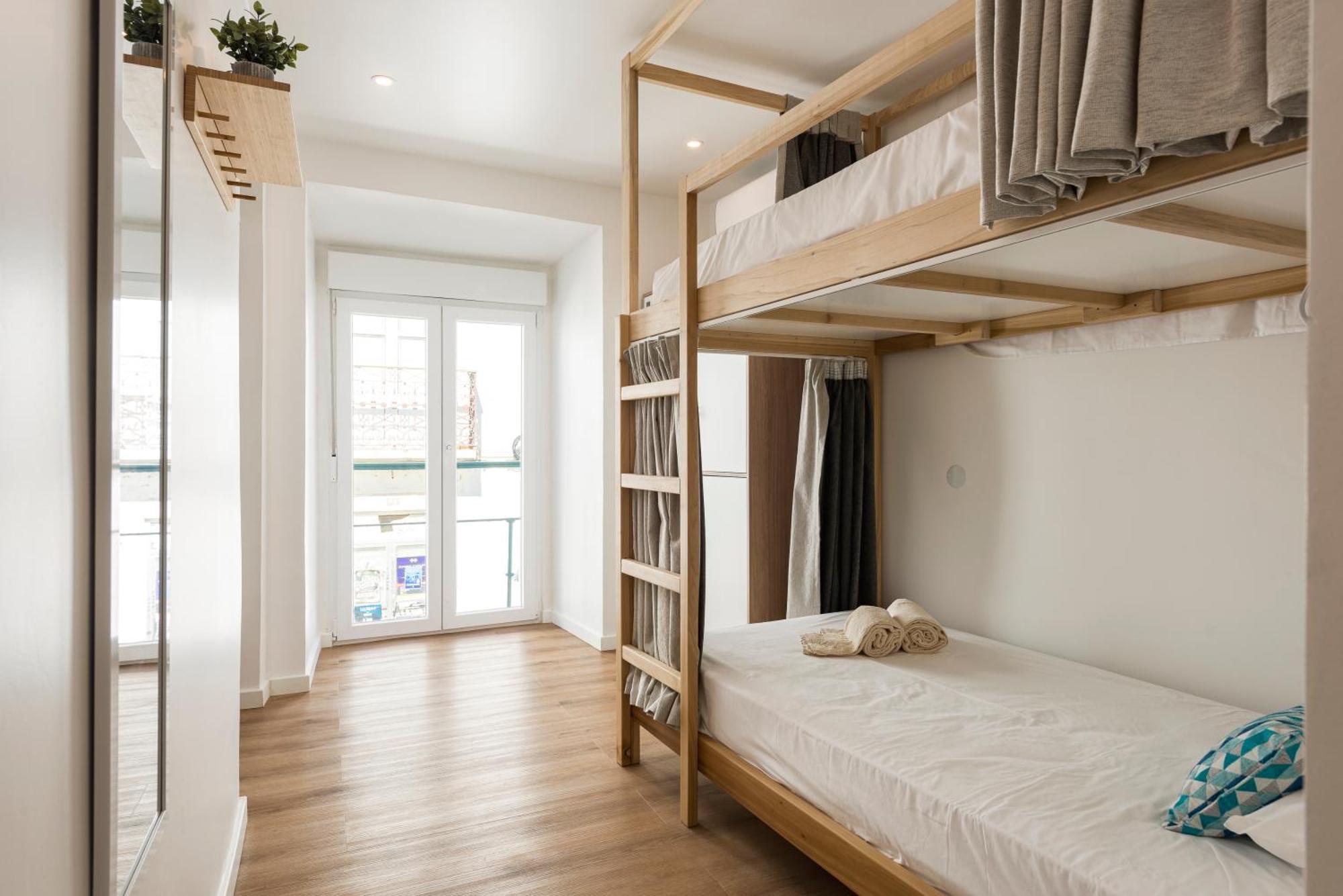 Madalena Hostel E Suites Фаро Екстериор снимка